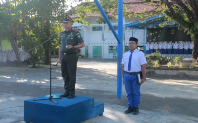 DANDIM 0105/ACEH BARAT LETKOL INF. HENDRA MIRZA, SE., M.Si MENJADI INSPEKTUR UPACARA DI MANSA