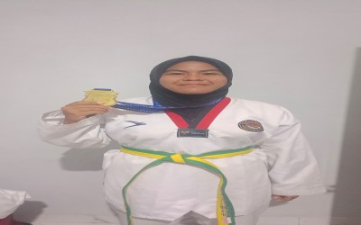 SISWI MAN 1 ACEH BARAT MERAIH MEDALI EMAS DI AJANG TAEKWONDO BNNP SUMUT 2025